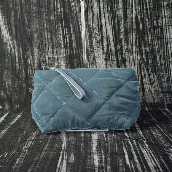 Velvet Quilted Green Clutch with Wrist Strap - Picture 2 of 3